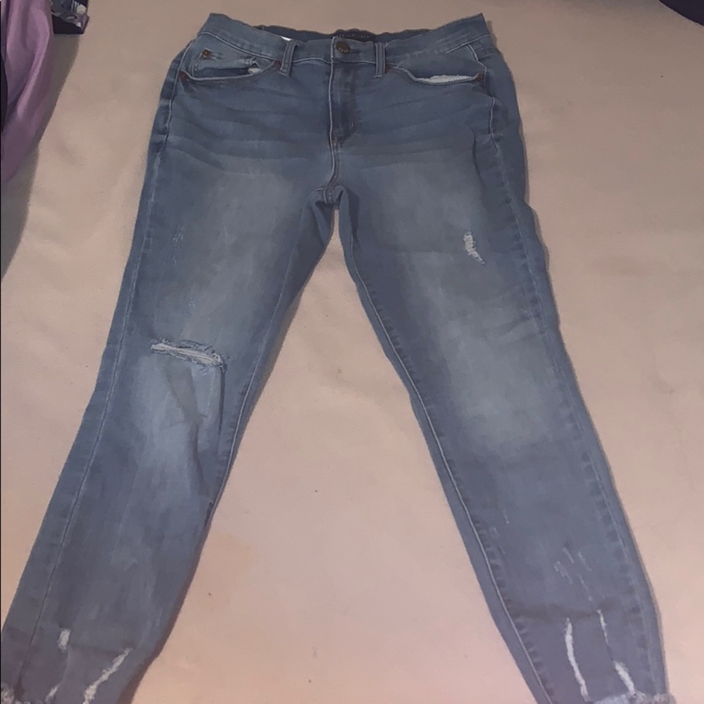 High waisted Distress jeans